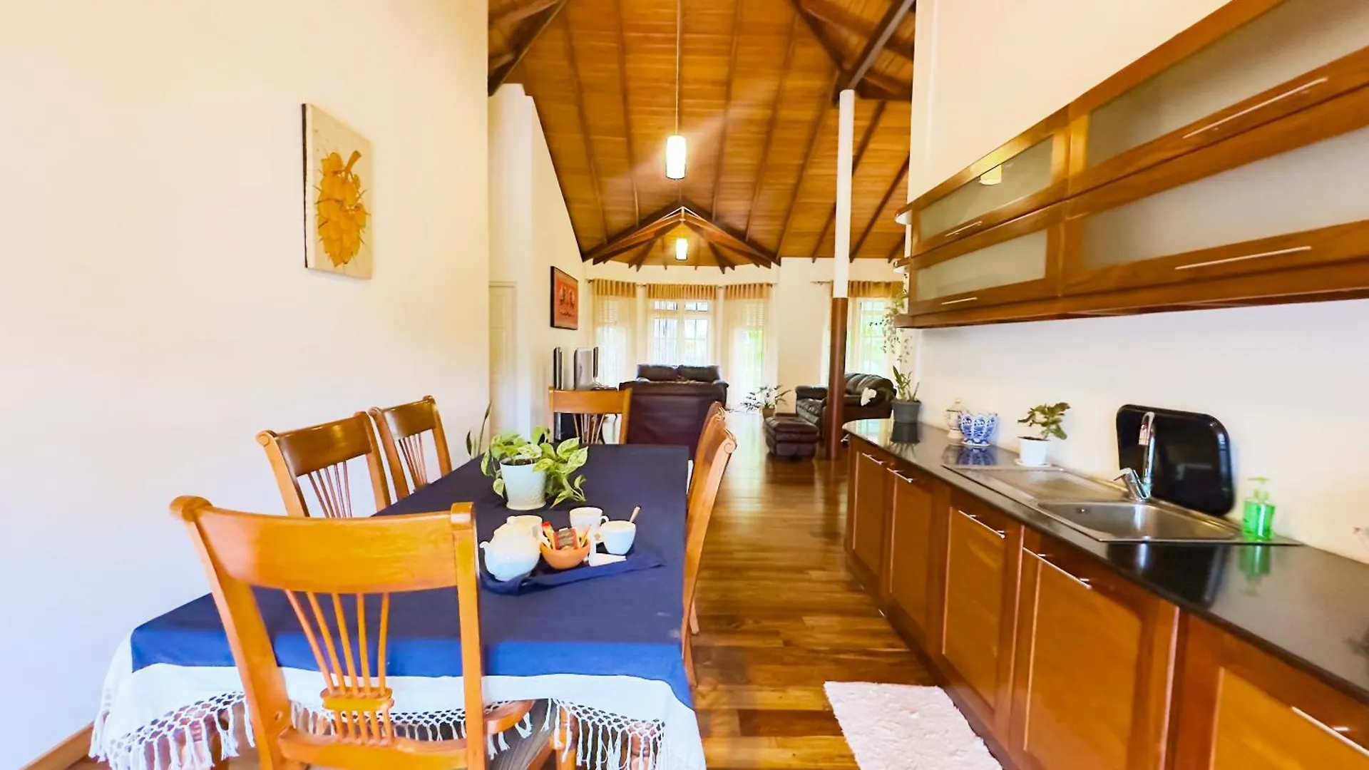 Deer Hill Rest Kandy Homestay