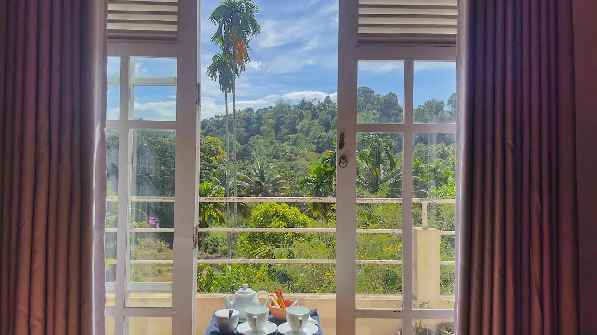 Deer Hill Rest Kandy Homestay